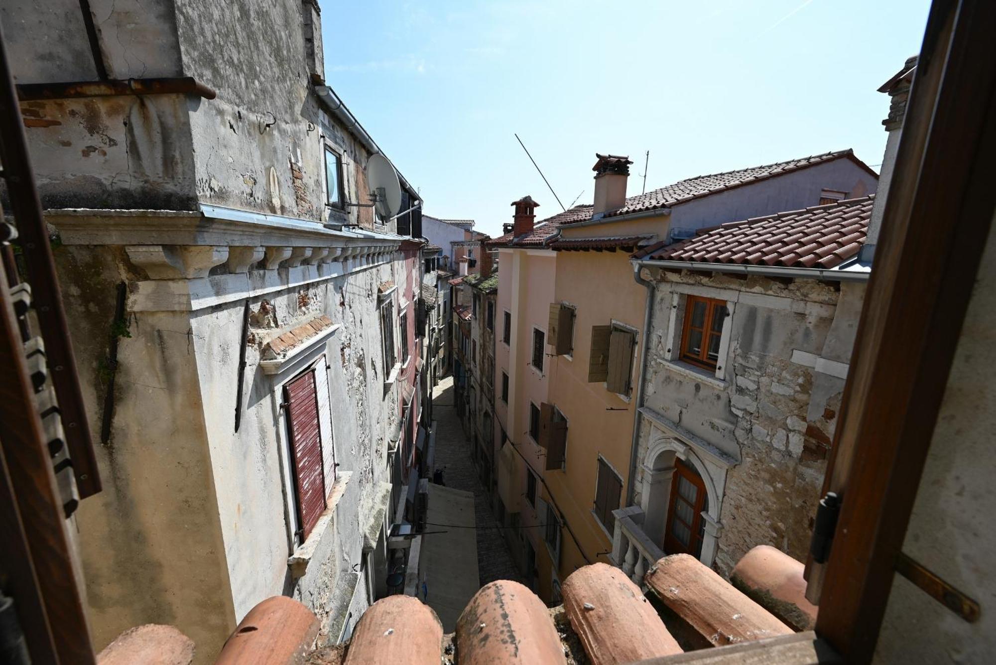 Alice Apartment With Balcony Rovinj Exterior foto