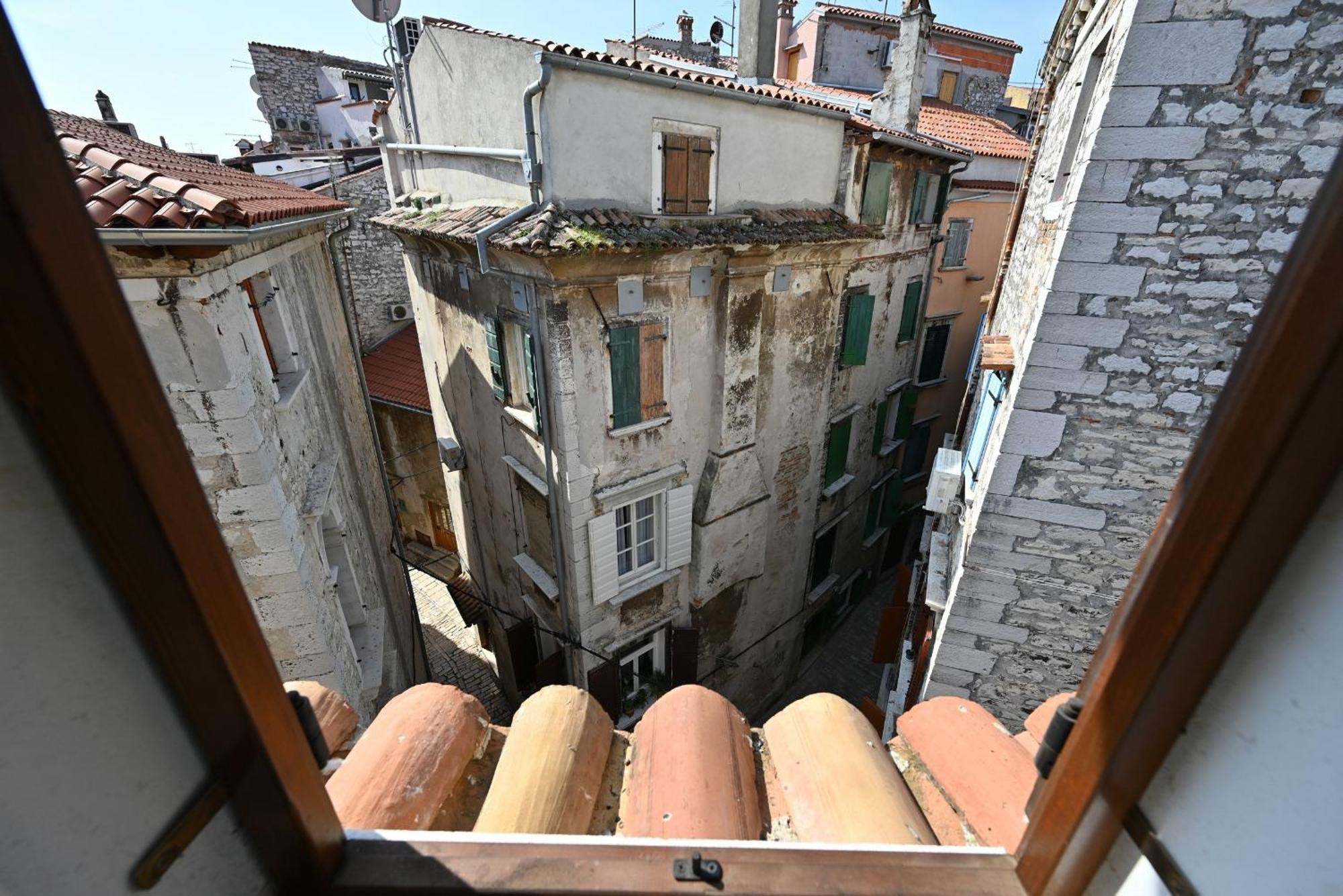 Alice Apartment With Balcony Rovinj Exterior foto